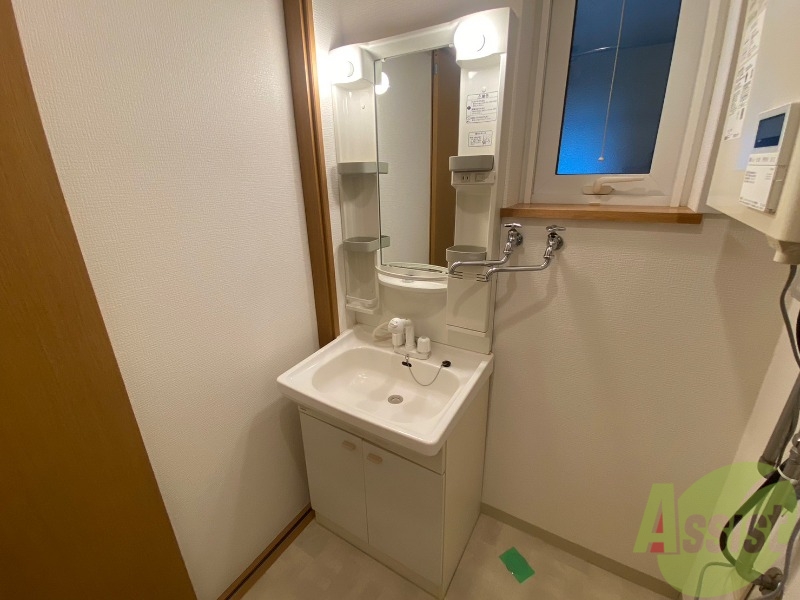 洗面設備　こちらに洗面台があります。朝の洗顔はこちらで。