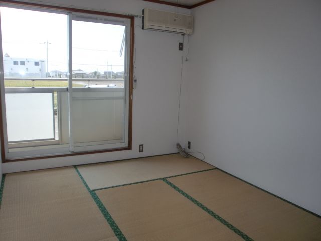 居室・リビング　寝室スペースに適した和室です。