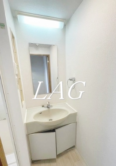 洗面設備　独立洗面台です。