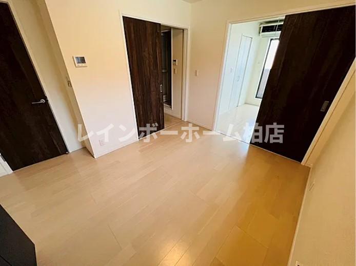 居室・リビング　こちらの居間で趣味の時間をお楽しみください