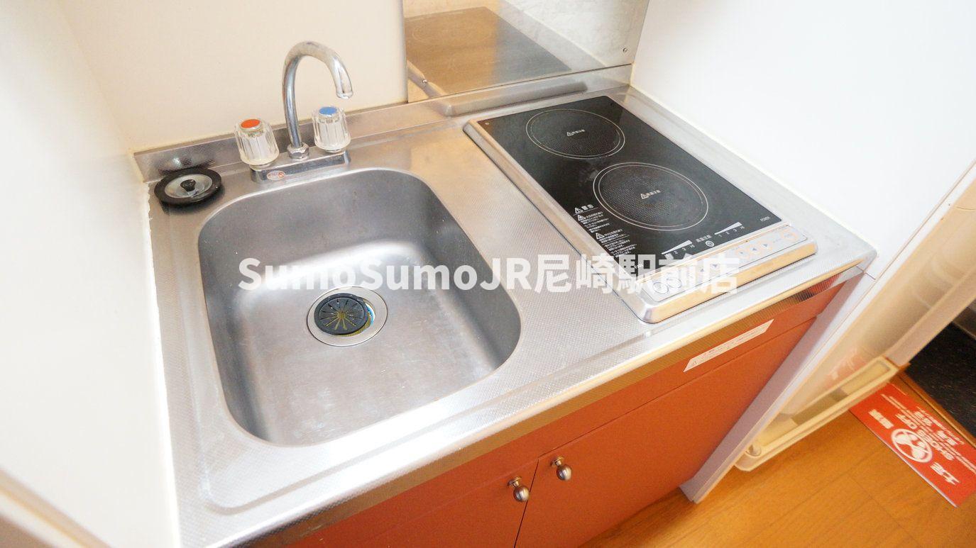 キッチン　コンパクトなキッチンで掃除もラクラク