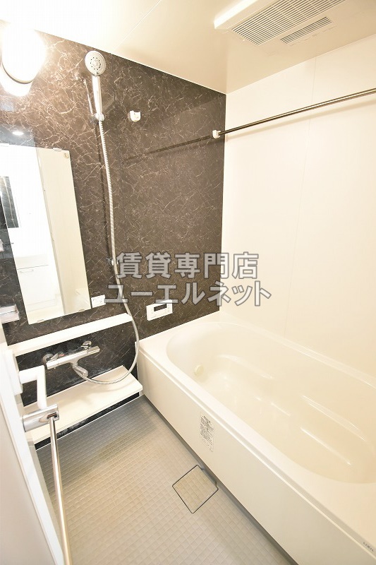 バス・シャワールーム　浴室