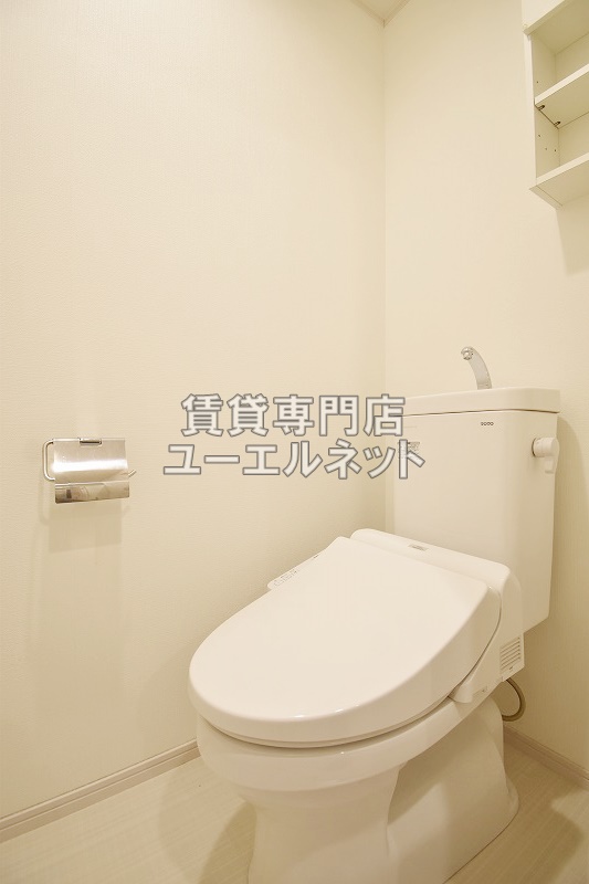 トイレ　温水洗浄便座付き
