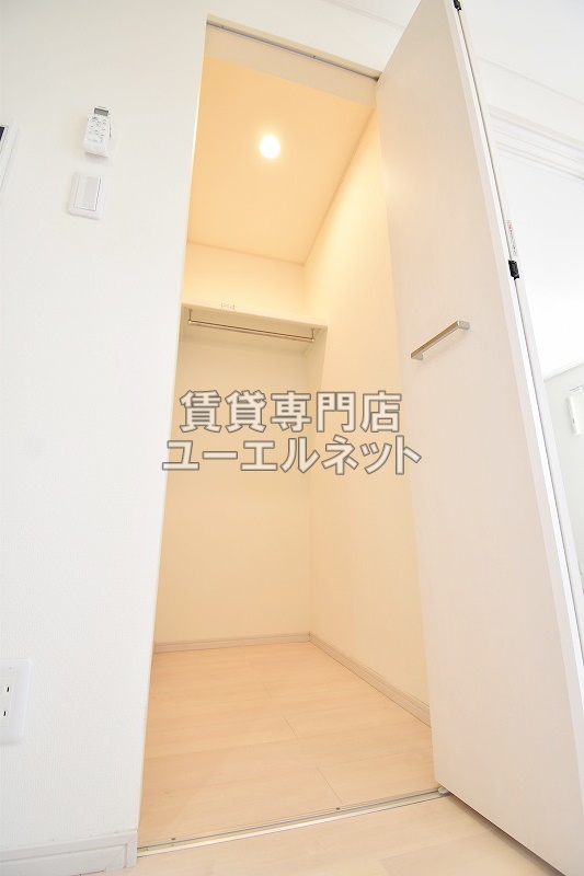 収納　ウォークインクローゼット