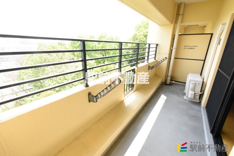 バルコニー　エアコン付きが嬉しい♪