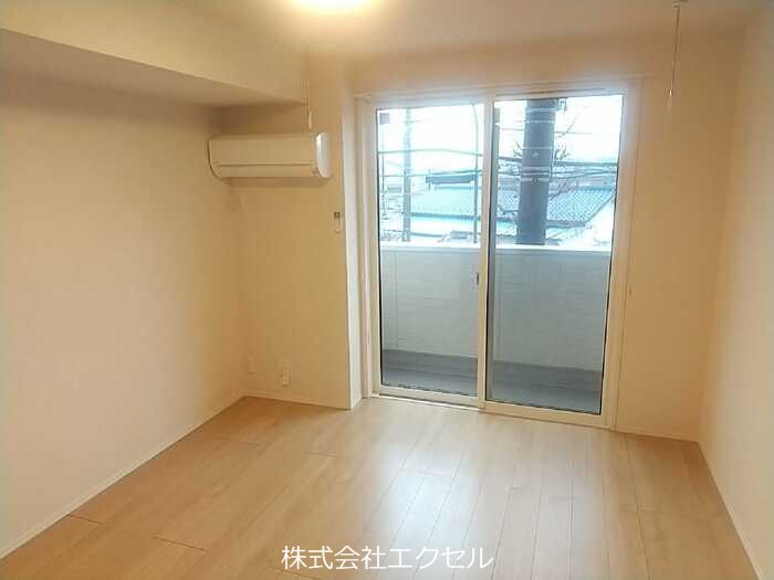 居室・リビング　同建物別室画像です。