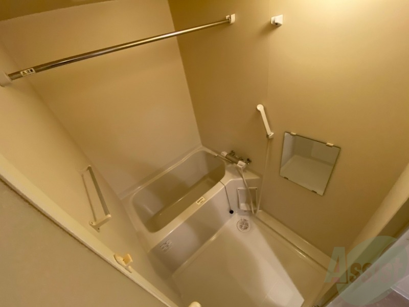 バス・シャワールーム　お風呂になります。一日の疲れを癒してくださいね。