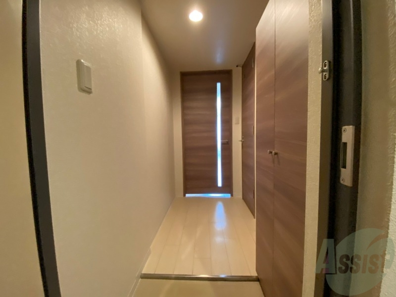 玄関　玄関の様子です。明るい印象ですね。気分もあがりそう。