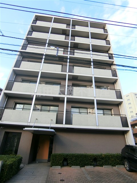 建物外観　2001年10月築　RC鉄筋コンクリート造7階建て総戸数72