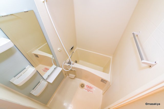 バス・シャワールーム　お風呂　追い焚き付きです。