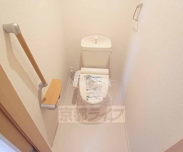 トイレ　ウォシュレット付きです