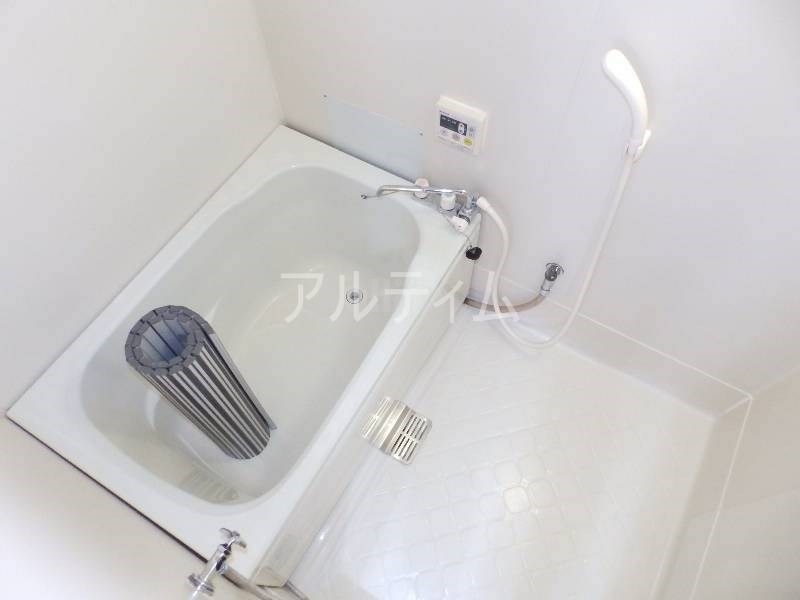 バス・シャワールーム　別の部屋の写真