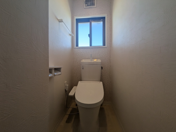 トイレ　※同間取り他部屋の写真になります。