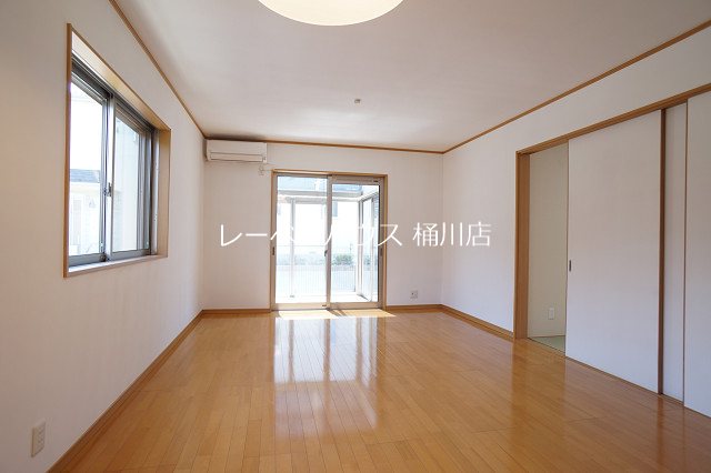 居室・リビング　レーベンハウス桶川店へ　048-787-5511
