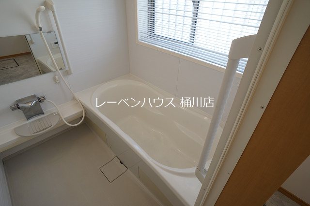 バス・シャワールーム　レーベンハウス桶川店へ　048-787-5511