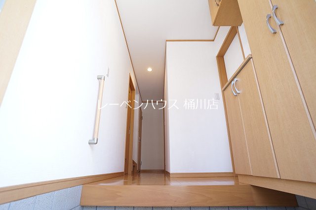 玄関　レーベンハウス桶川店へ　048-787-5511