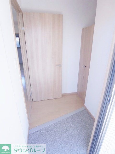 玄関　お部屋探しは株式会社　タウンハウジング　までお気軽にお問合…