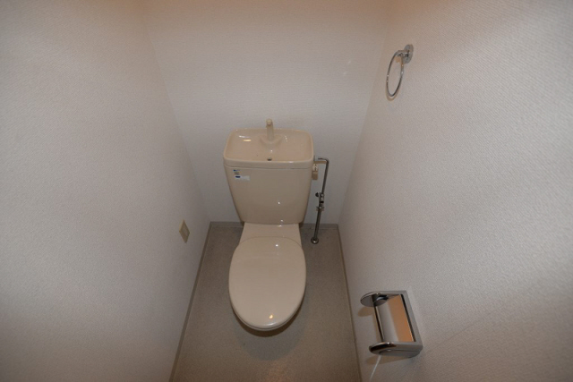 トイレ　ゆったりとした空間のトイレです
