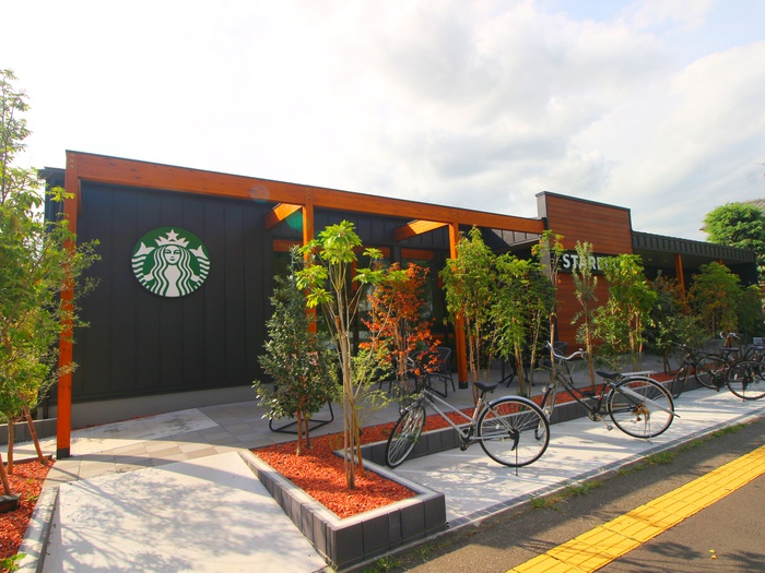 飲食店　スターバックス（飲食店）まで950m