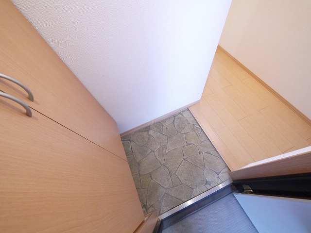 玄関　収納もある玄関です
