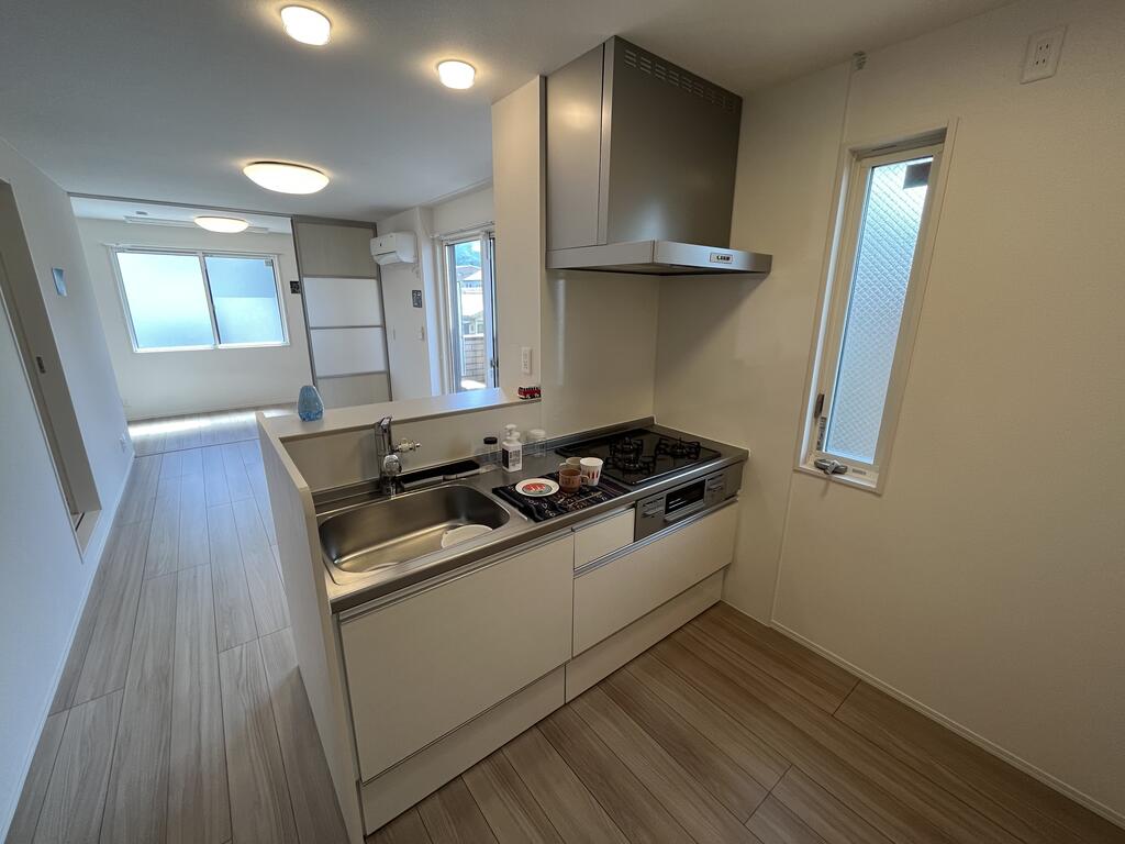 キッチン　※同建物の別のお部屋の写真です。
