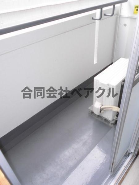 バルコニー　バルコニーからの眺めを楽しみながら食事をしませんか