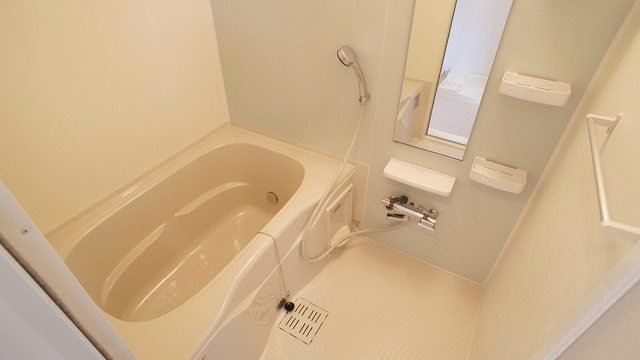 バス・シャワールーム　ゆったり過ごせるお風呂です