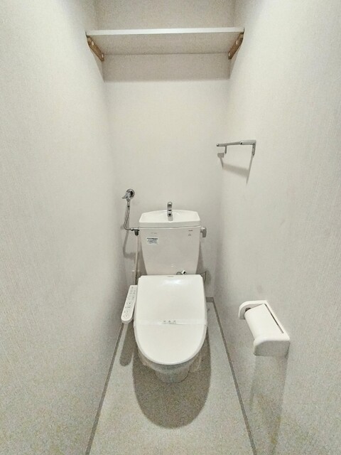 トイレ　★トイレは嬉しい洗浄機能便座です♪★※同タイプ参考写真