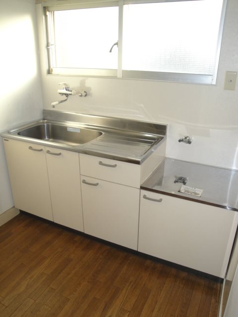 キッチン　※別部屋参考写真