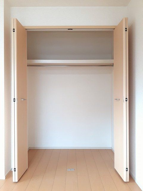 収納　ナディエージダ　北区中十条3