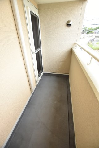 バルコニー　同物件、別号室の写真です。
