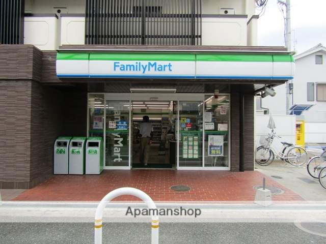 コンビニ　ファミリーマート（コンビニ）まで381m
