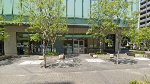 コンビニ　ファミリーマート 桜通本町店（コンビニ）まで206m