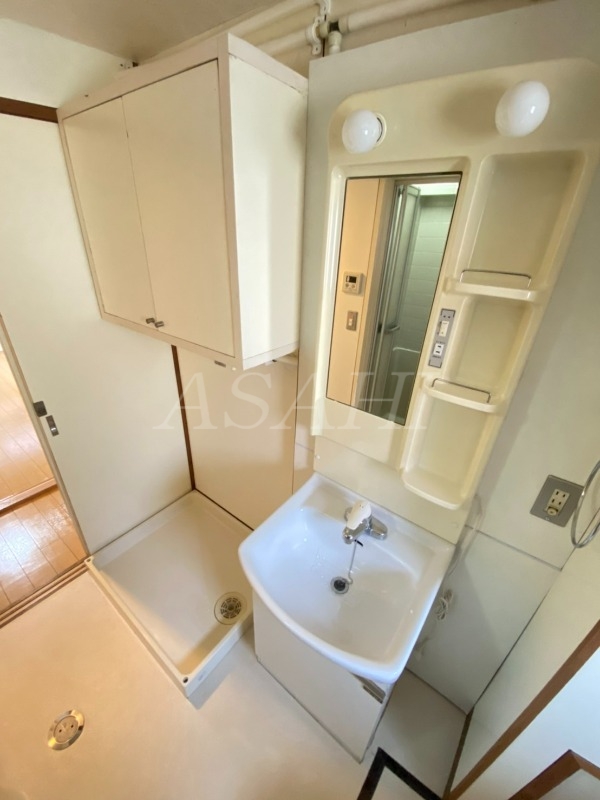 洗面設備　※別部屋の参考写真です。