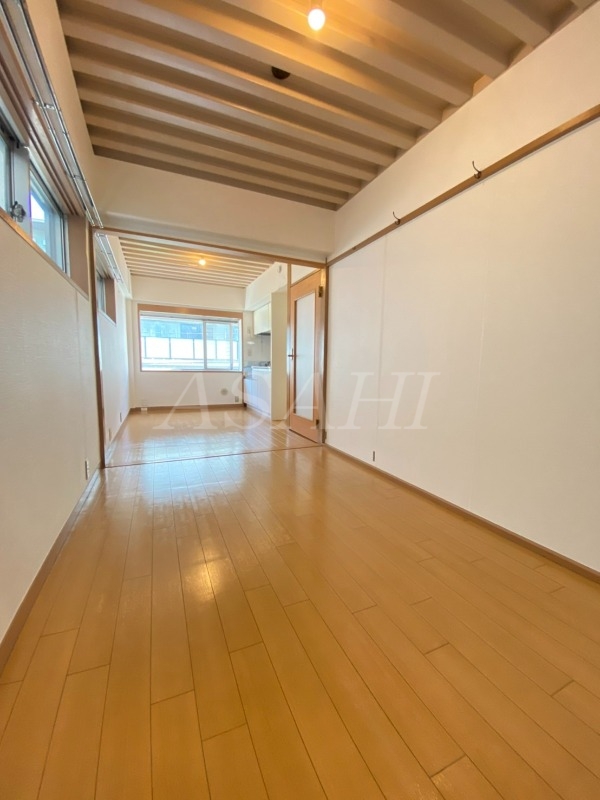 居室・リビング　※別部屋の参考写真です。