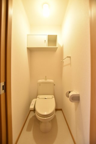 トイレ　画像は別号室。ご参考にどうぞ