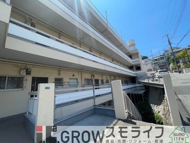 建物外観　明るい感じでいいですね。