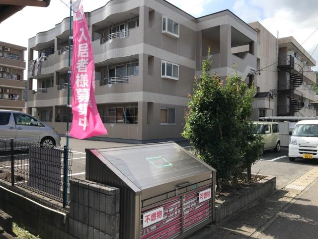 エントランス　外観写真（昼）