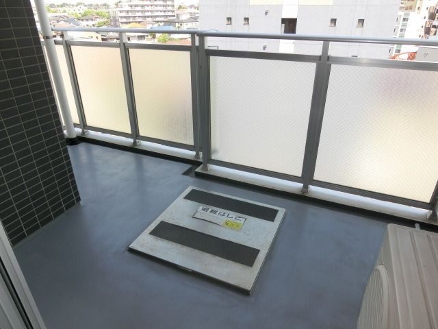 バルコニー　奥行きのあるバルコニー