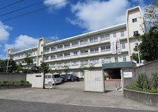 中学校　茨木市立太田中学校（中学校）まで971m