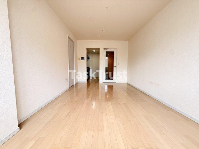 ディーグラフォート大阪NYタワーHIGOBASHIの居間写真