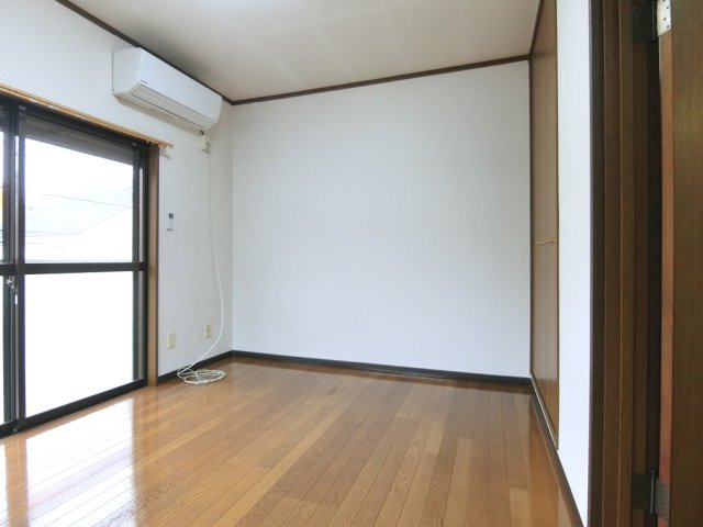 メゾンナローバレーの居間写真