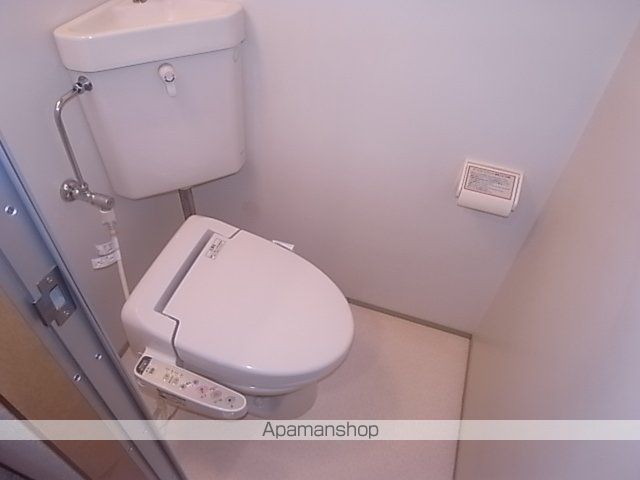 地下鉄名城線 矢場町駅 徒歩10分 8階建 築27年のトイレ写真