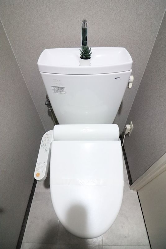 鹿児島市電唐湊線 鹿児島中央駅前駅 徒歩8分 5階建 築41年のトイレ写真