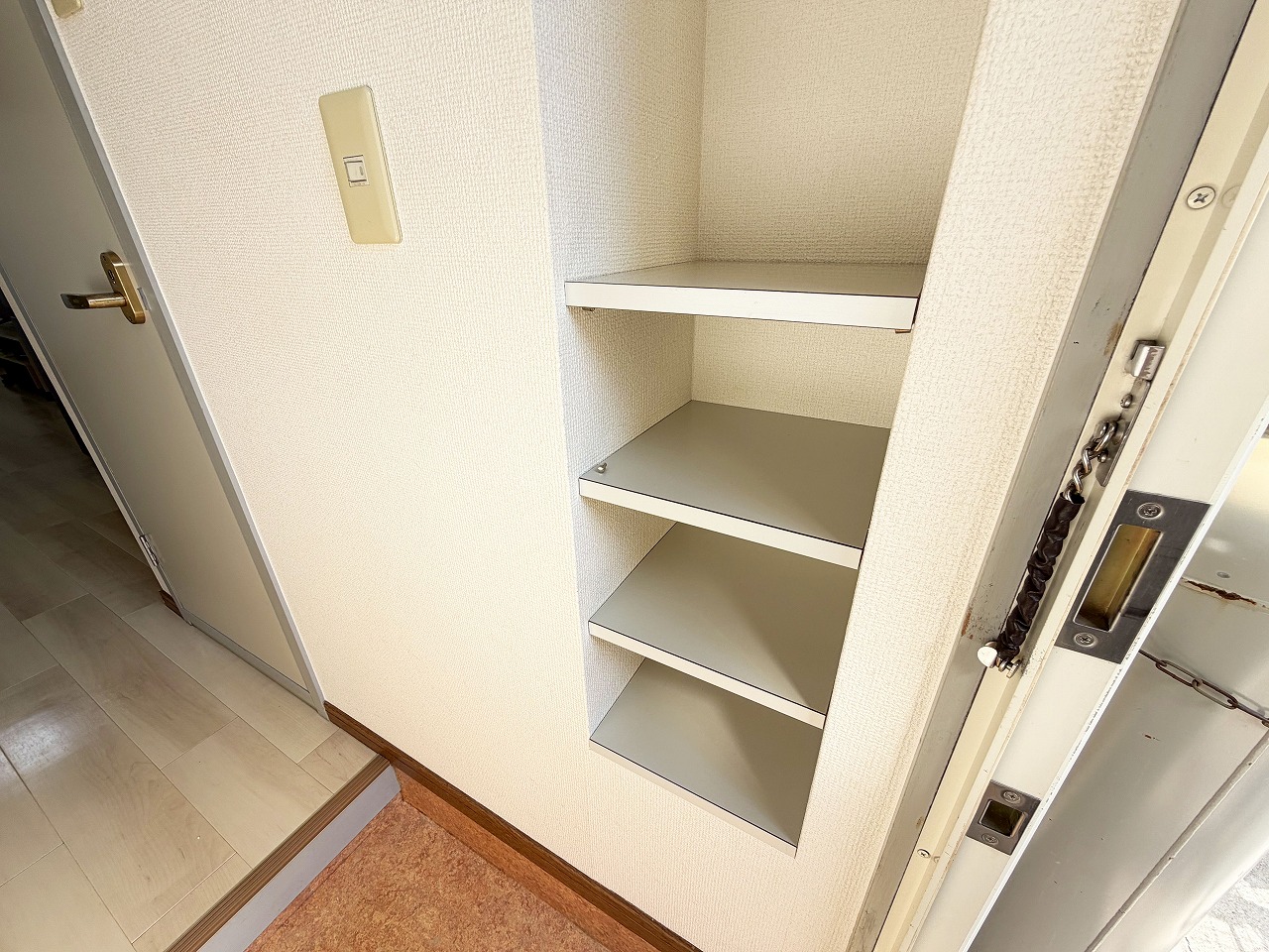 玄関　下駄箱