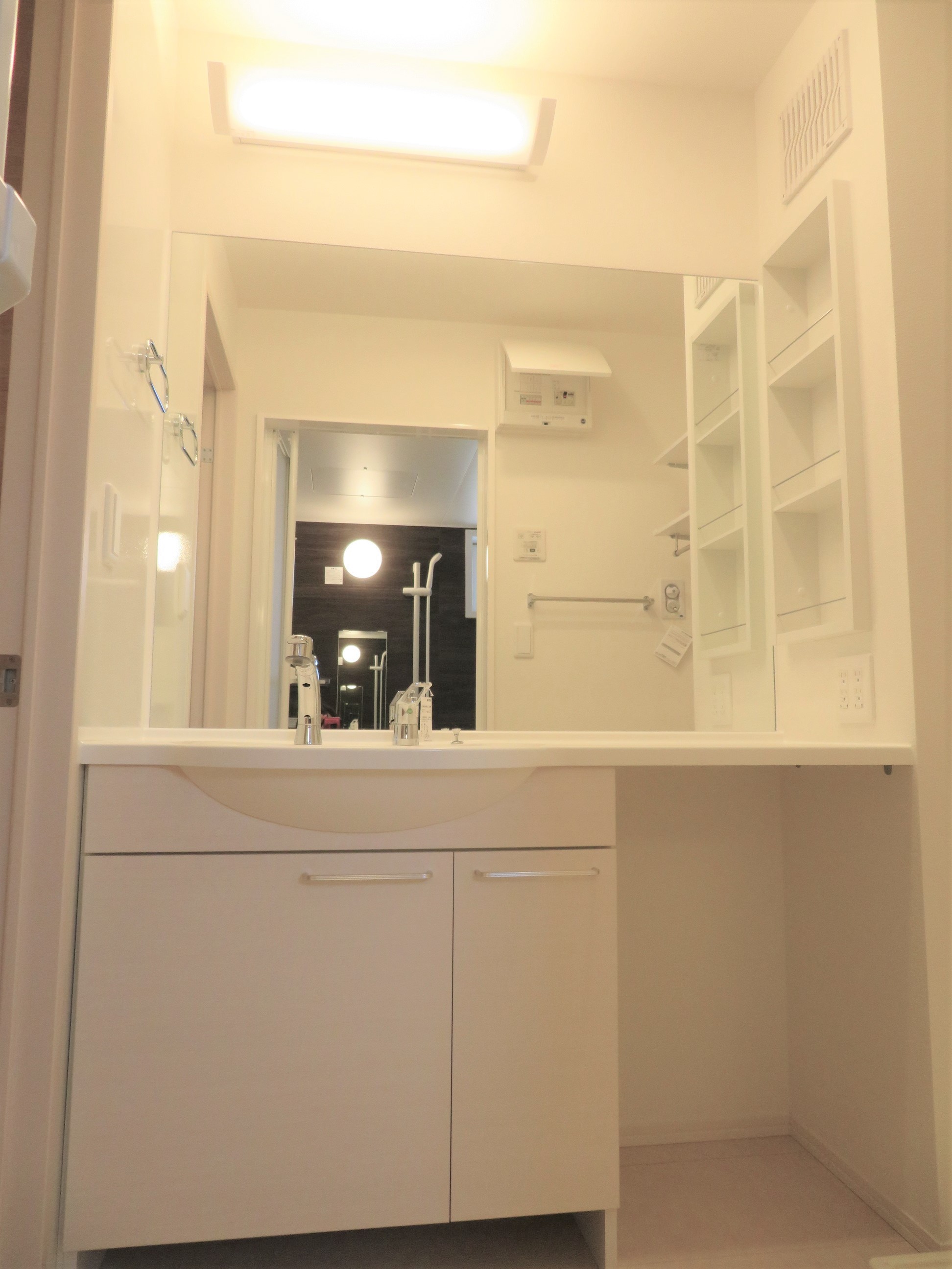 洗面設備　大型洗面台は人気のある設備です！