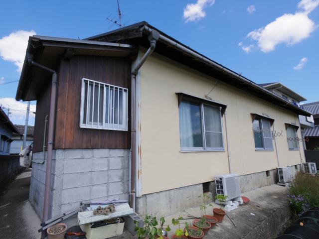 奈良市西大寺新田町のアパートの建物外観