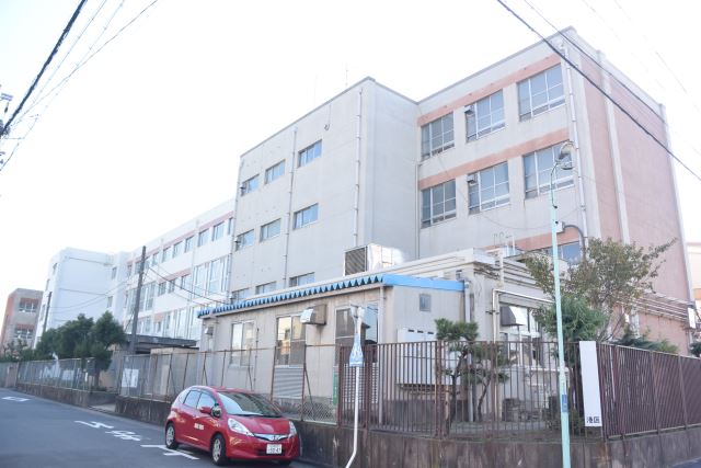 小学校　市立港西小学校（小学校）まで110m