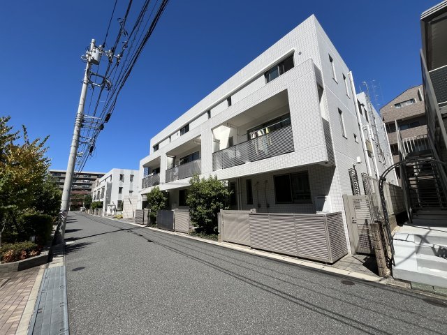 アルファヴィエント南行徳の建物外観