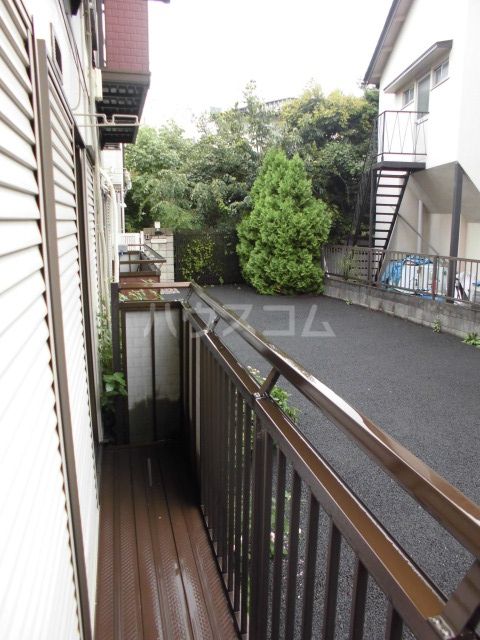 【葛飾区東四つ木のアパートのバルコニー】